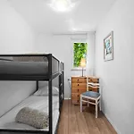 Regina Apartment *