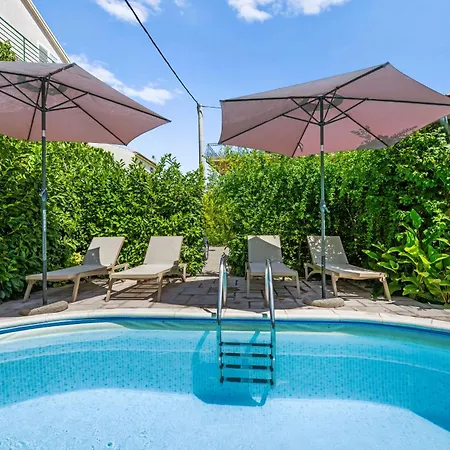 Regina * Brodarica (Sibenik-Knin)