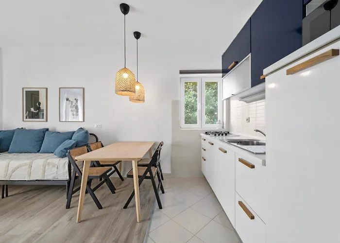 Regina * Brodarica (Sibenik-Knin)