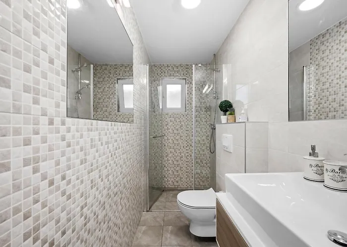 Regina * ברודאריצה